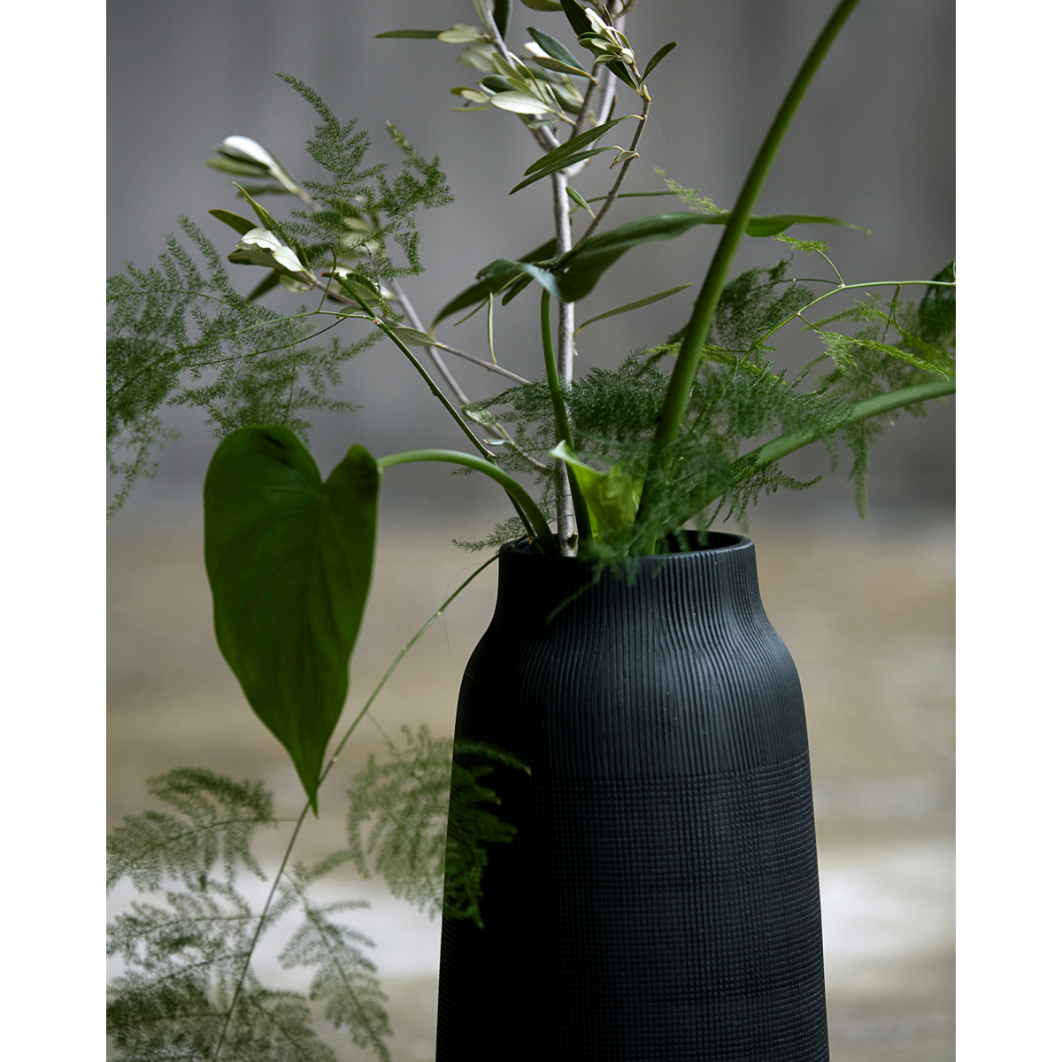 House Doctor - Vase, Groove, Black - H: 35 cm, Dia: 16 cm