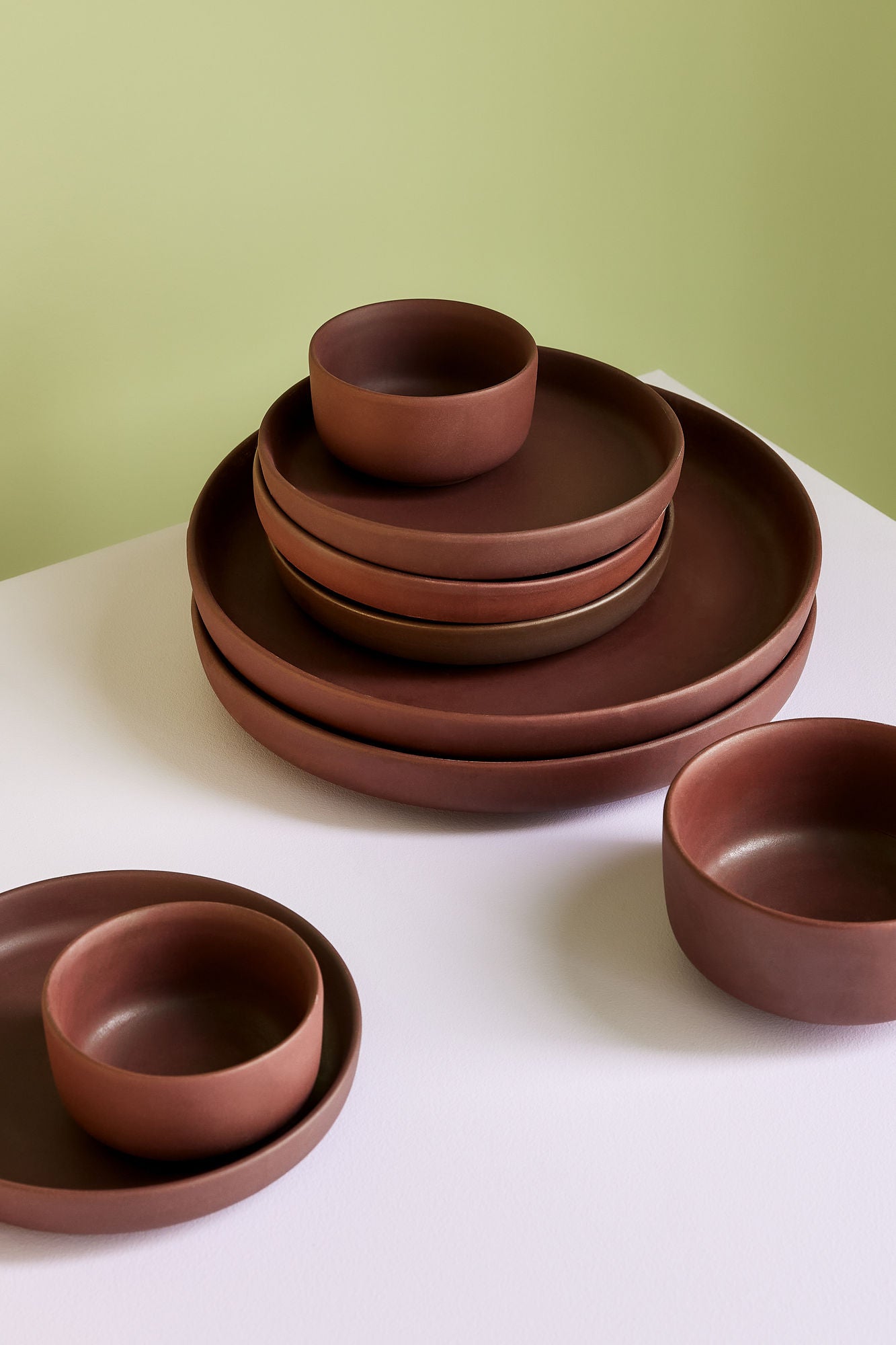 Hübsch Clay Plates Brown (uppsättning av 2)