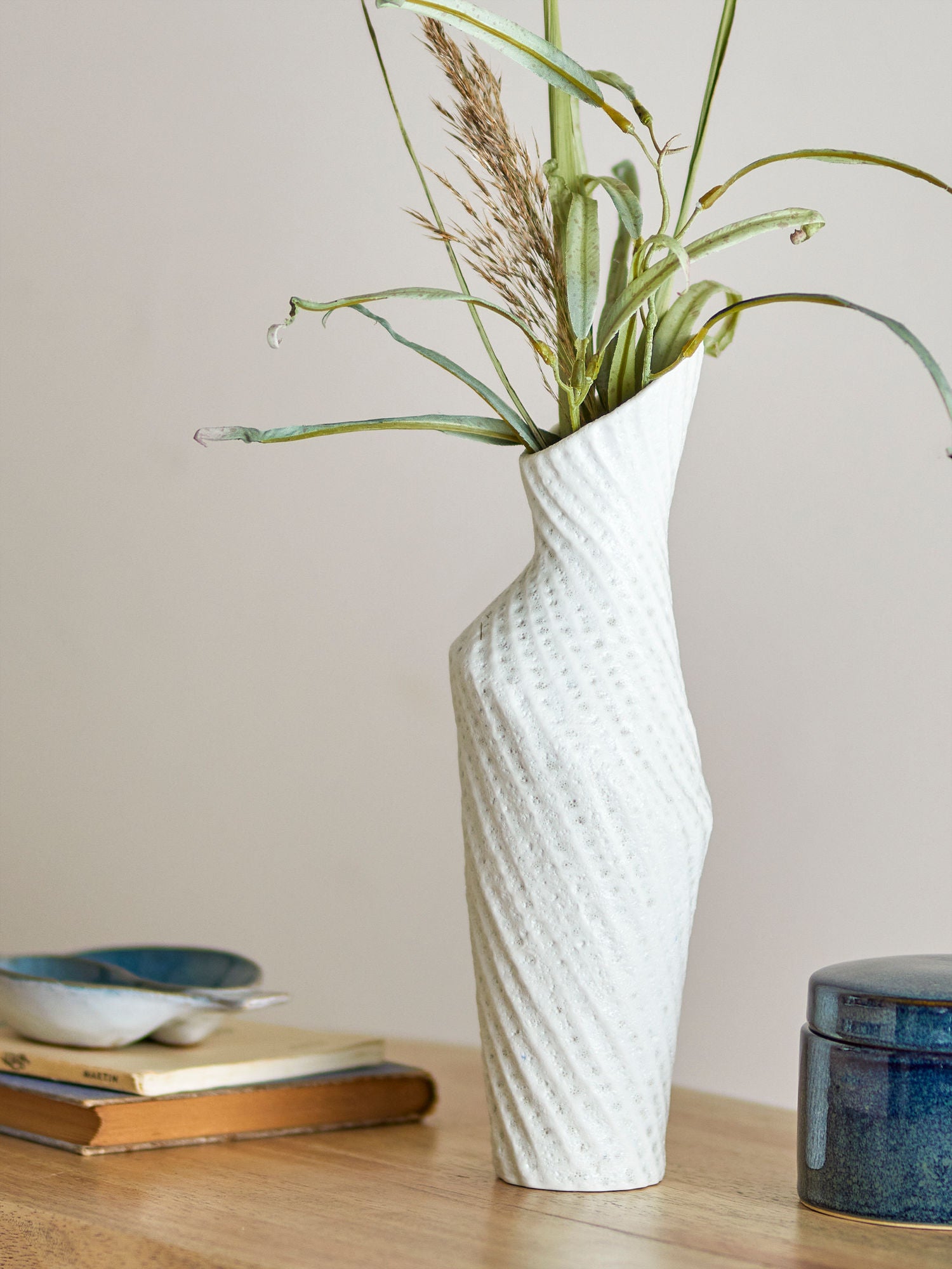 Creative Collection Fikla Vase, White, Stoneware