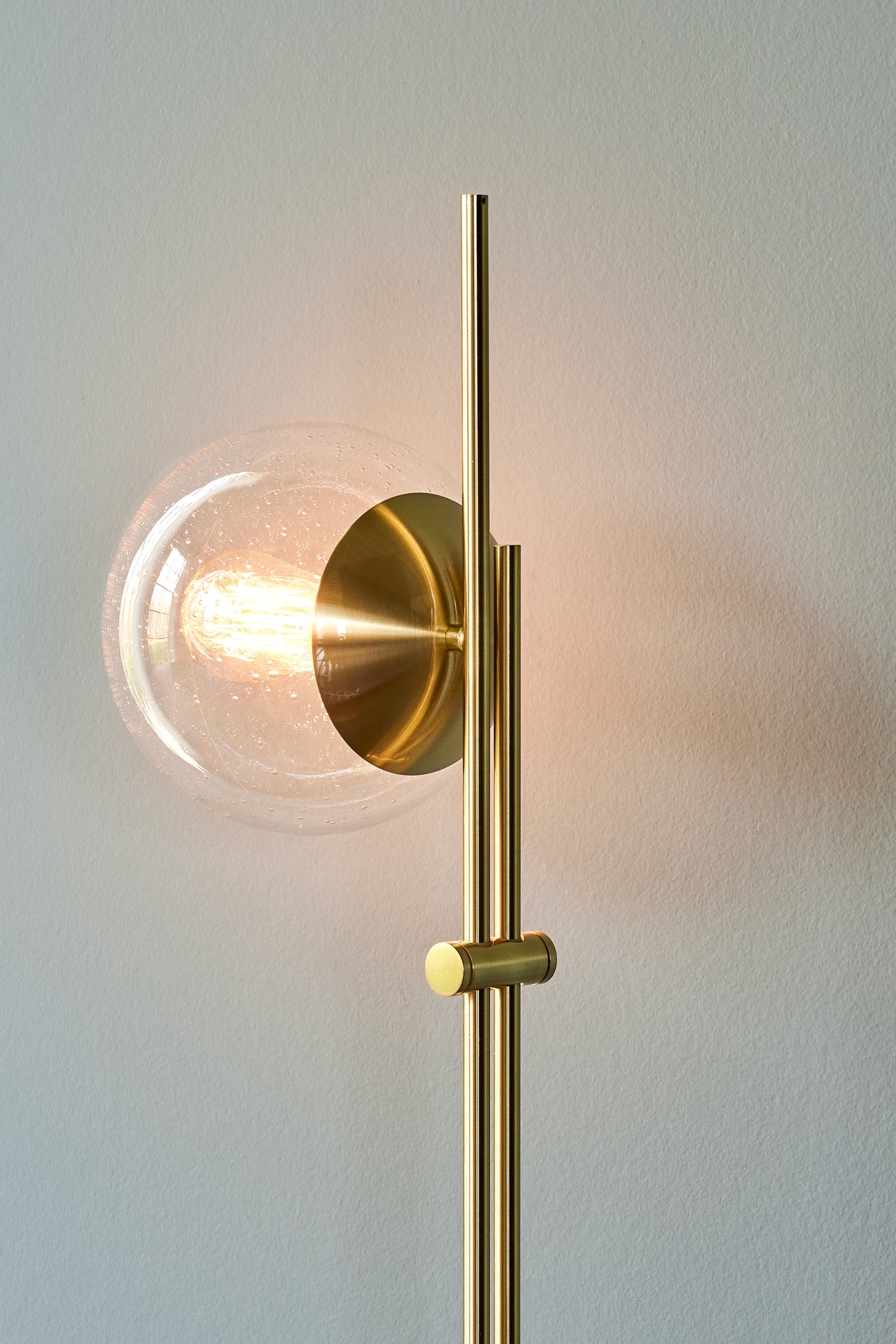 Pretty - Gulvlamp, Metal/Glass, Mässing/Clear - Ø20xH147cm, E27