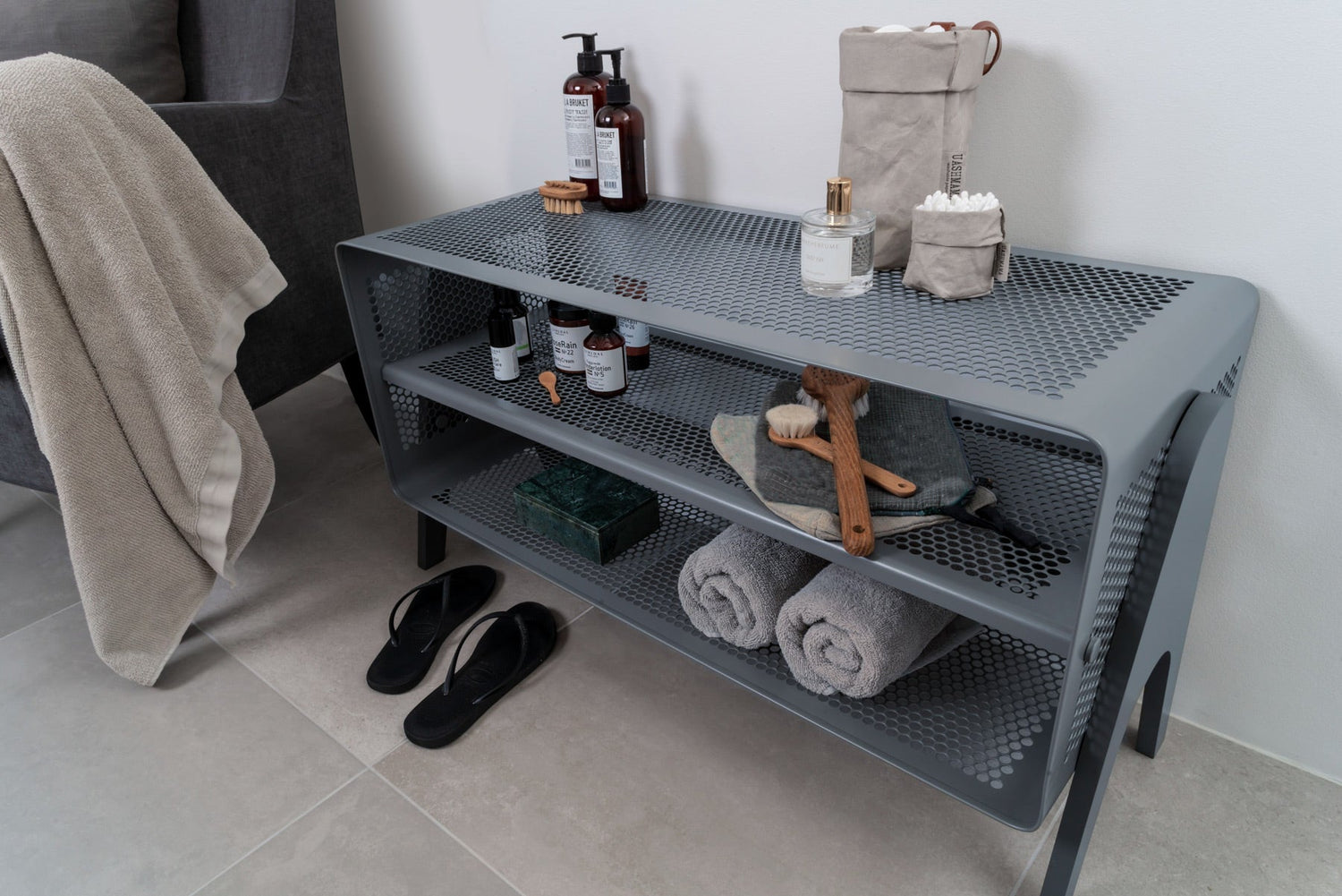 NYHED TICA RACK FLOOR - LARGE - STEEL GREY - Tica Copenhagen - DesignGaragen.dk