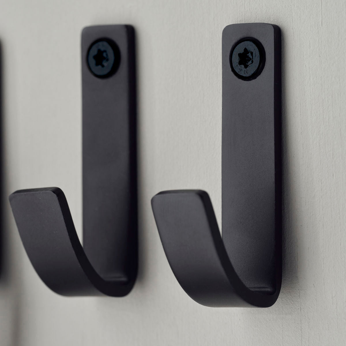 Meraki Hook, Thapsus, Brushed Black Finish